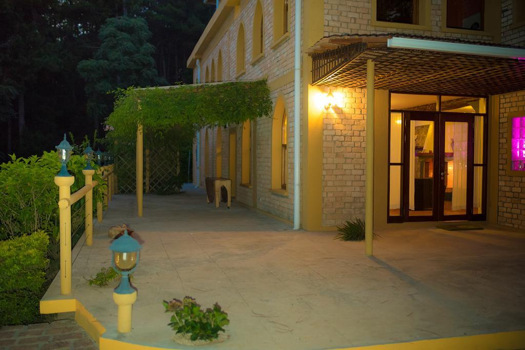 Le Chateau Du Lac De Mantasoa Exterior foto
